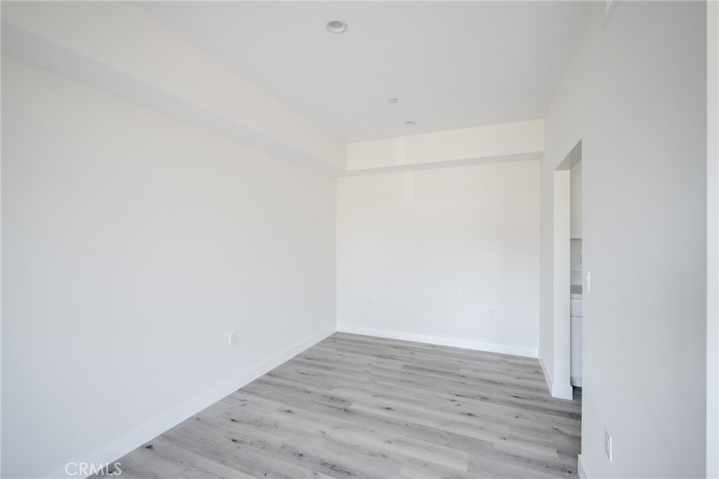 14526 Hartland Street Unit: 303