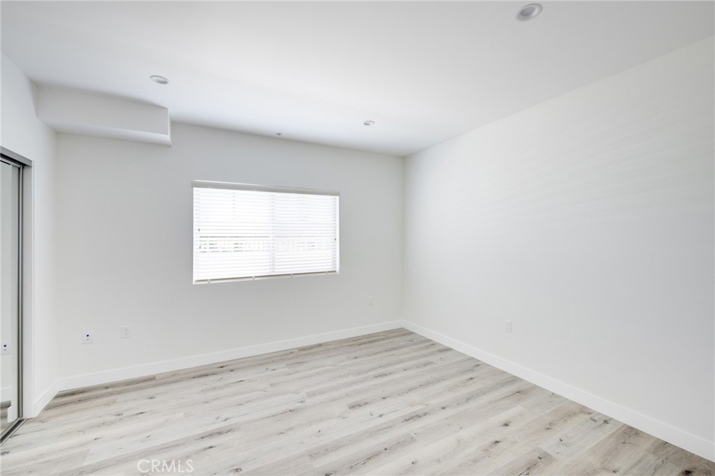 14526 Hartland Street Unit: 303