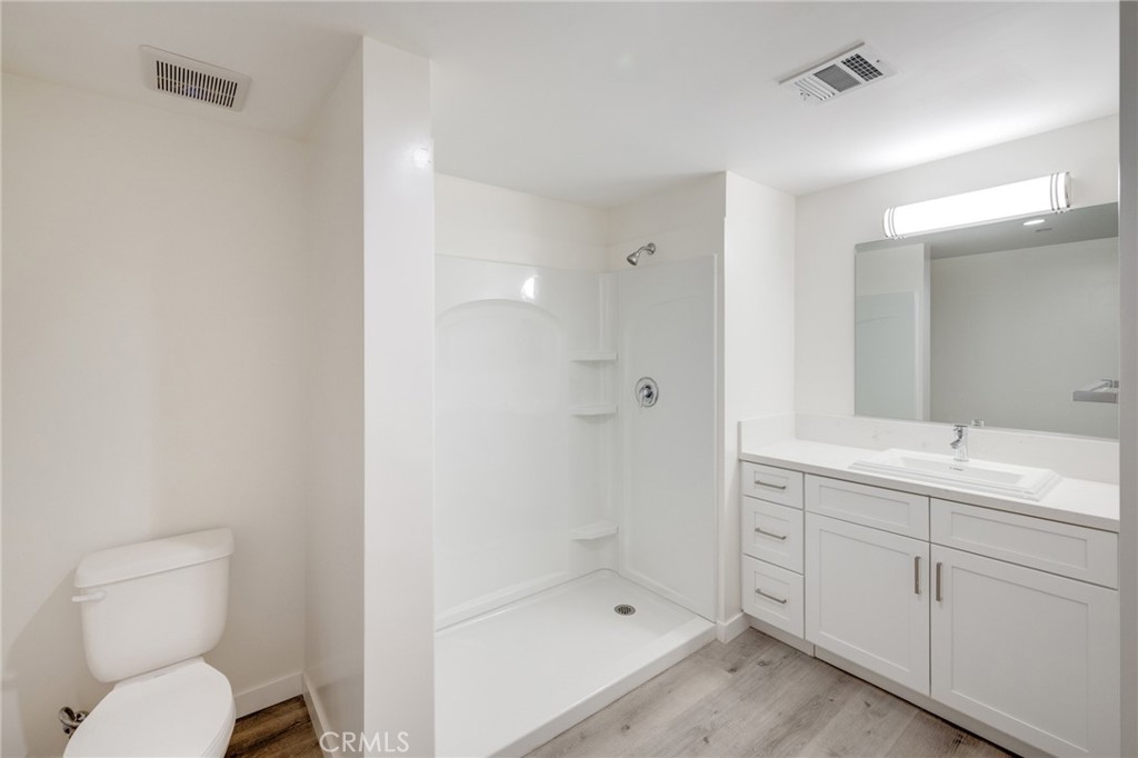 14526 Hartland Street Unit: 307