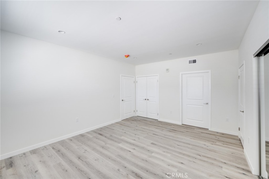 14526 Hartland Street Unit: 307
