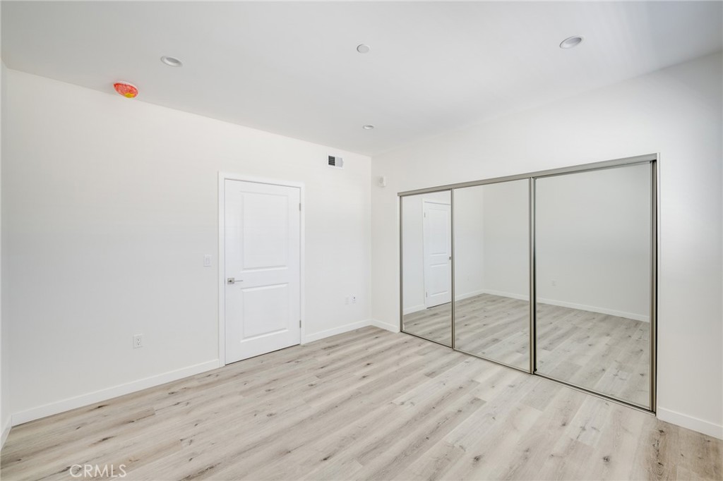 14526 Hartland Street Unit: 307