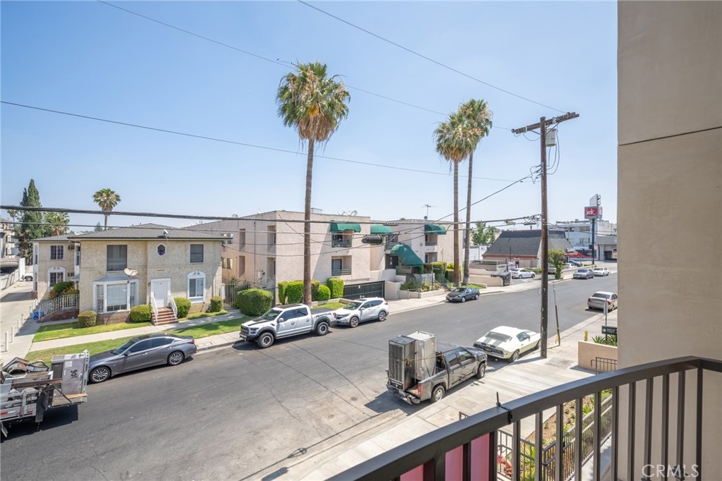 14526 Hartland Street Unit: 307