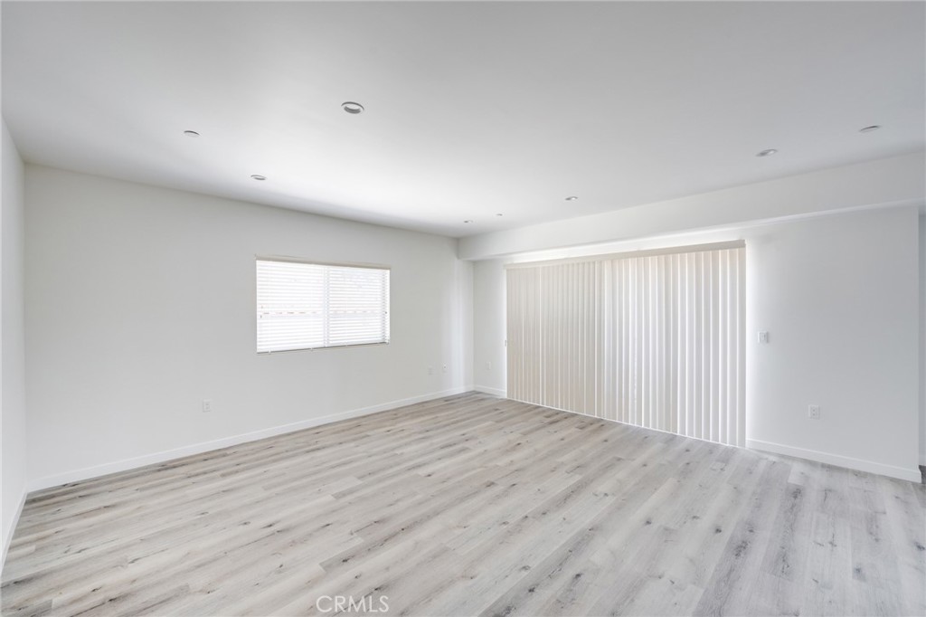 14526 Hartland Street Unit: 307