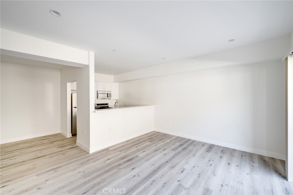 14526 Hartland Street 106