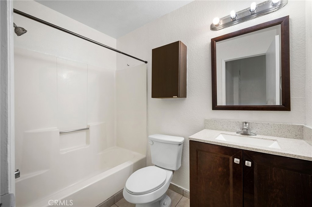 1040 Spazier Avenue 3