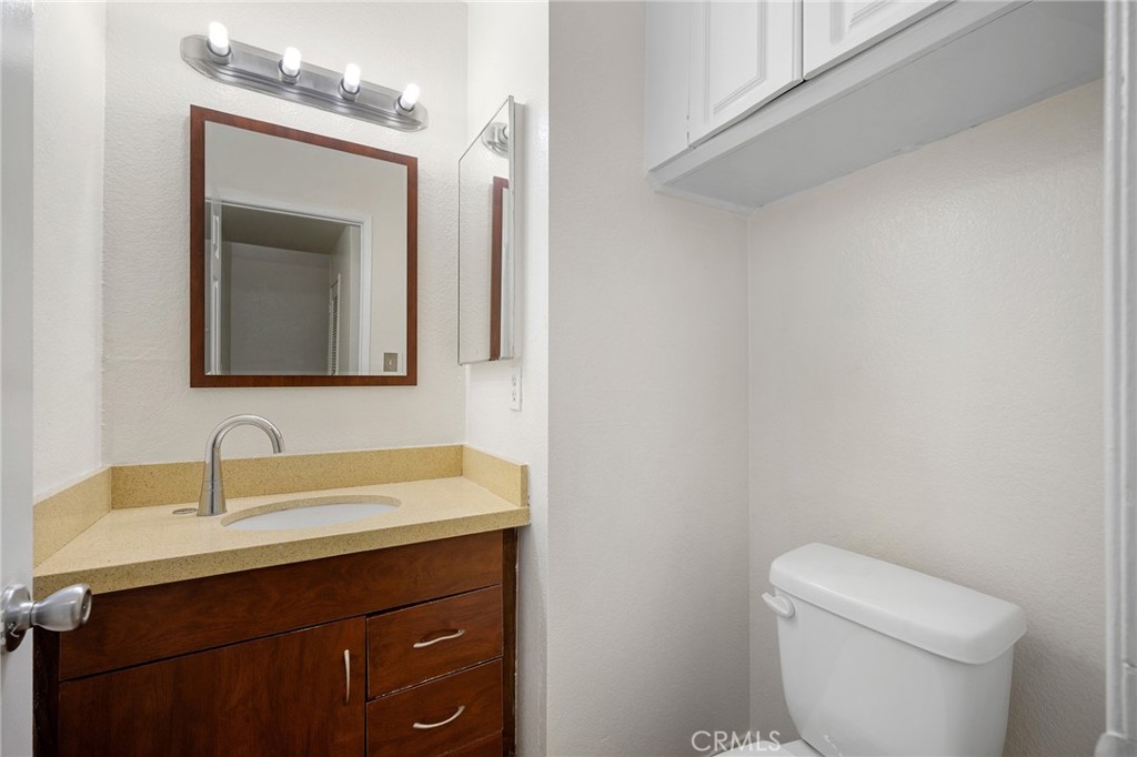 1040 Spazier Avenue 3