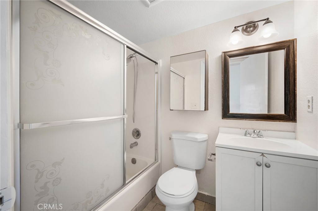 1040 Spazier Avenue 3