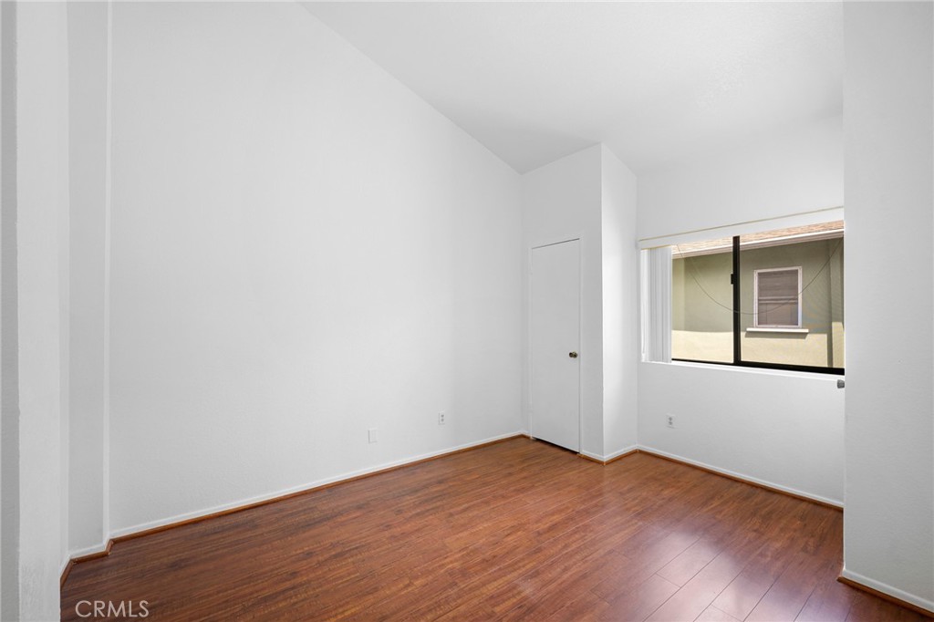 1040 Spazier Avenue 3