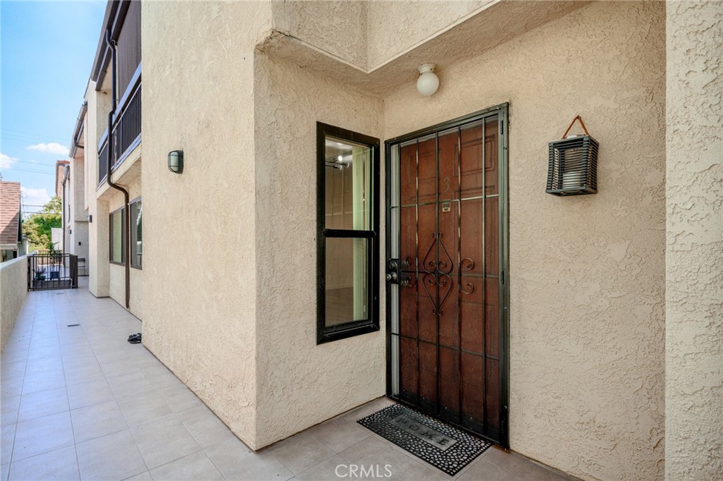 1040 Spazier Avenue 3