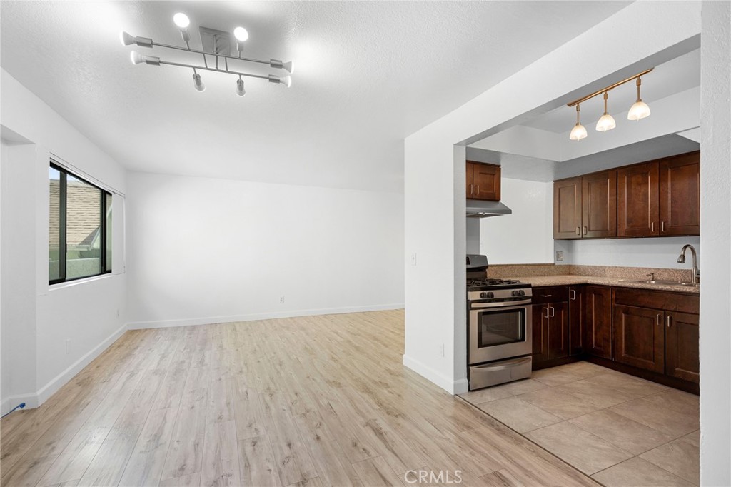 1040 Spazier Avenue 3