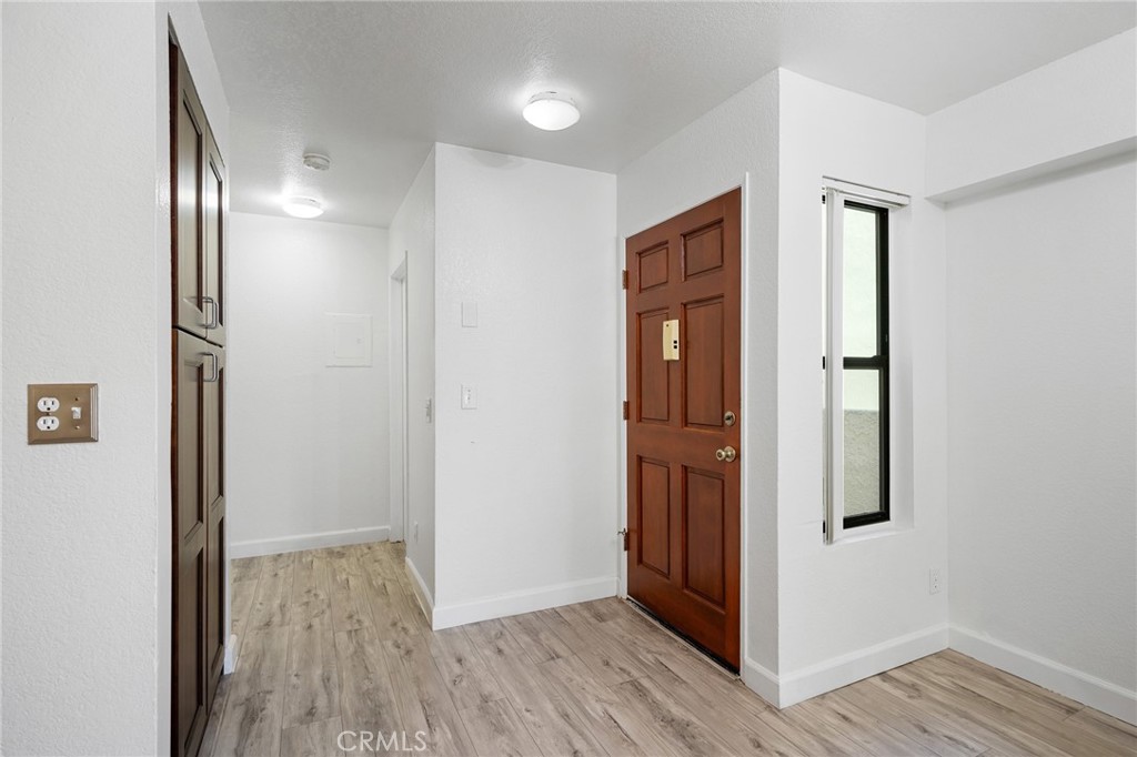 1040 Spazier Avenue 3