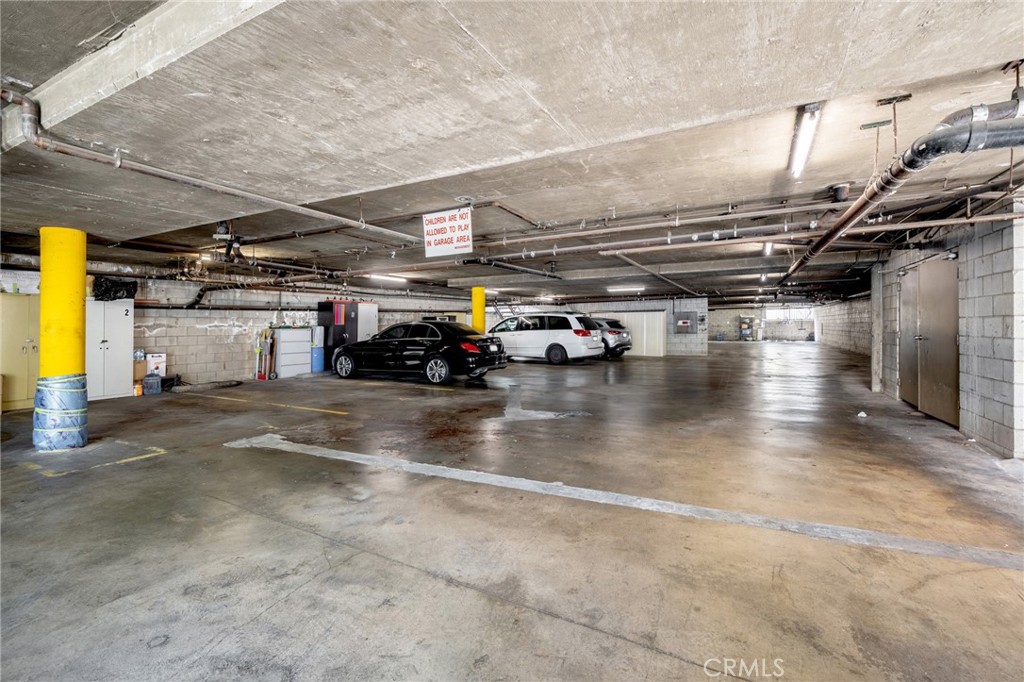 1040 Spazier Avenue 3