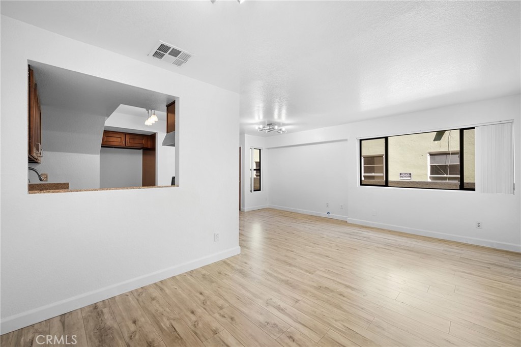 1040 Spazier Avenue 3