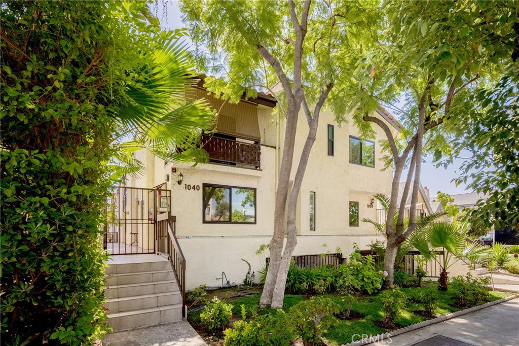 1040 Spazier Avenue 3