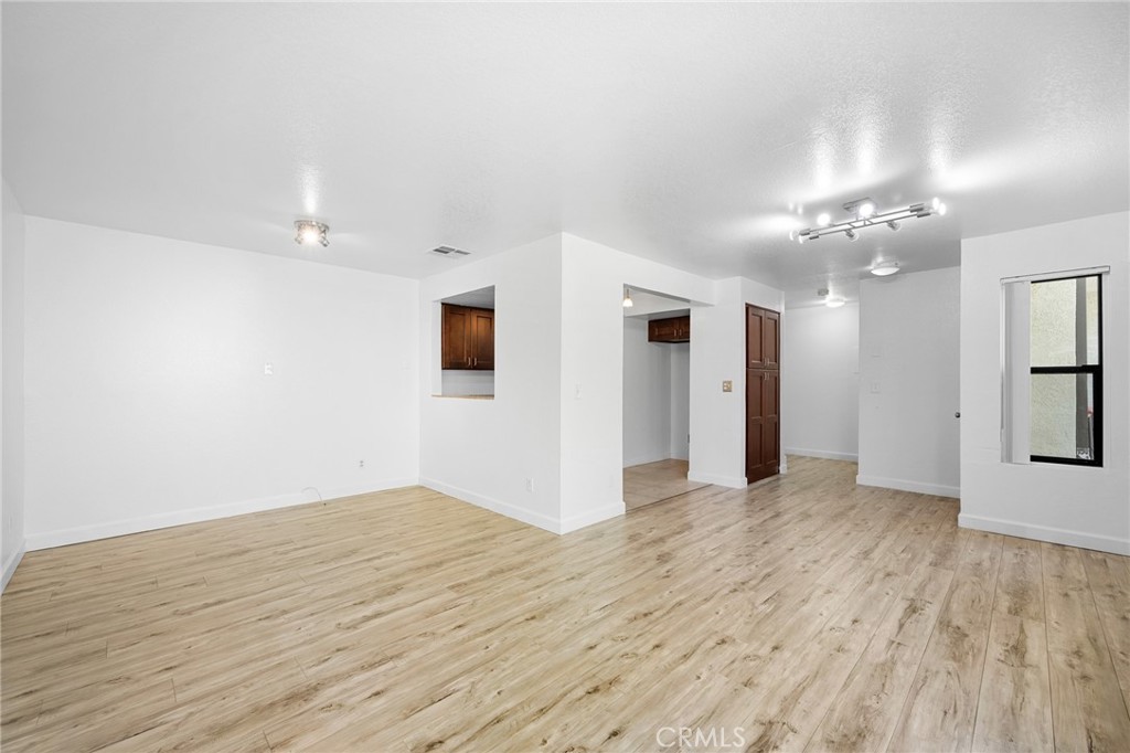 1040 Spazier Avenue 3