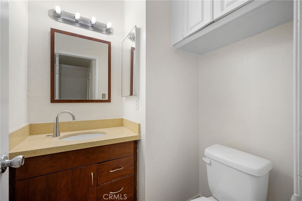 1040 Spazier Avenue 3