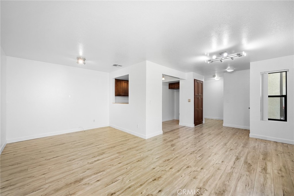 1040 Spazier Avenue 3