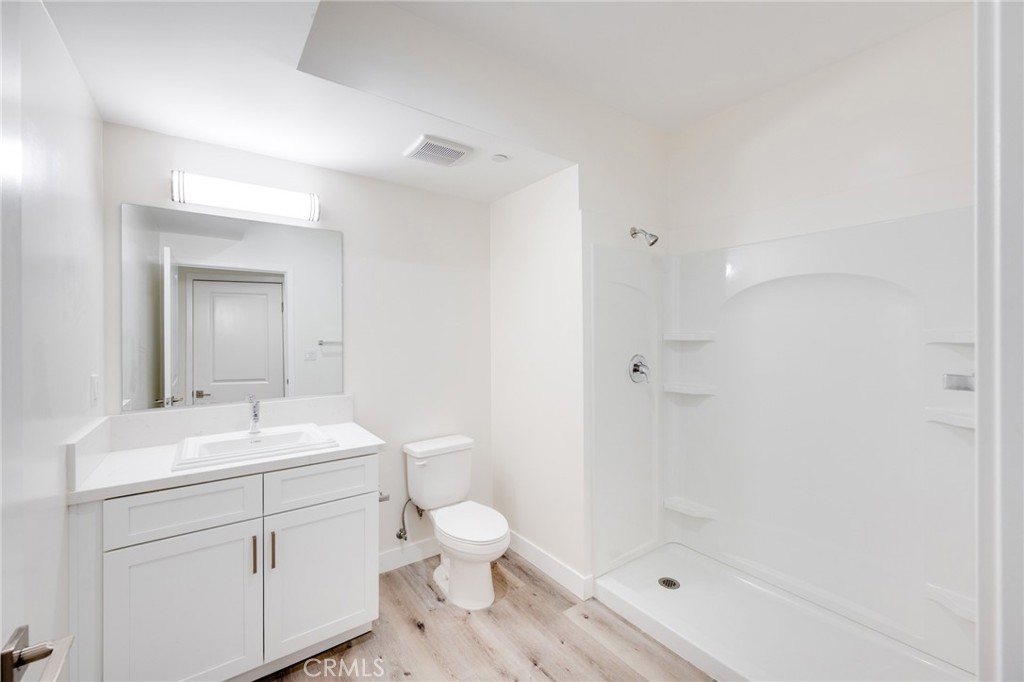 14526 Hartland Street 106