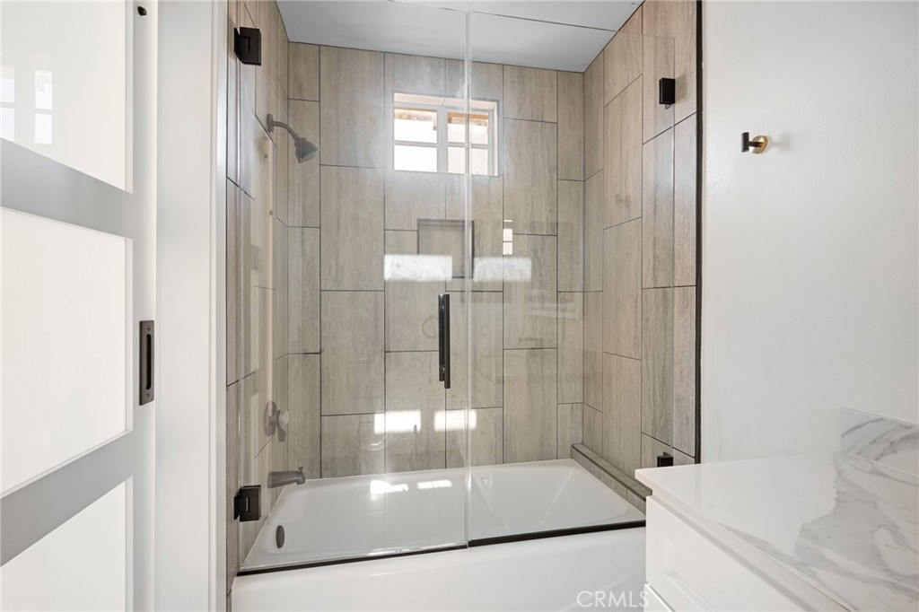 537 N Adams Street 207