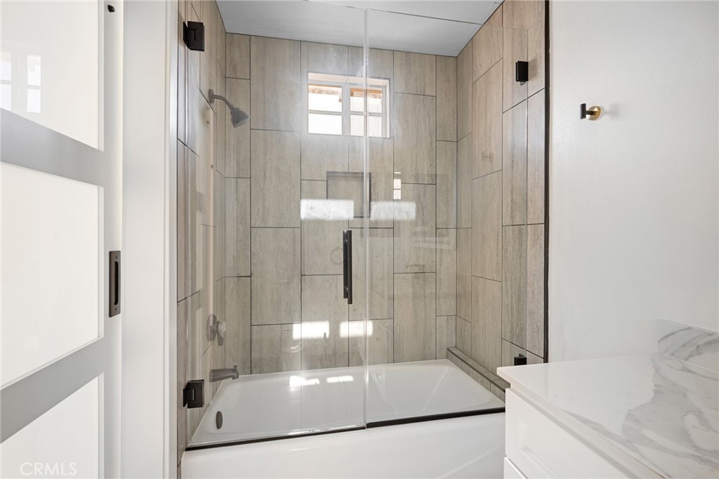 537 N Adams Street 207