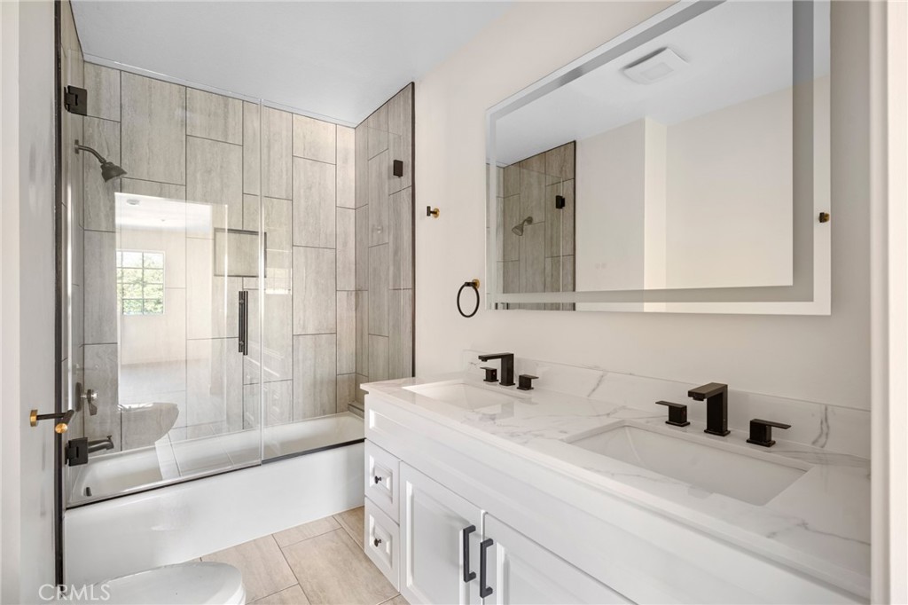 537 N Adams Street 207