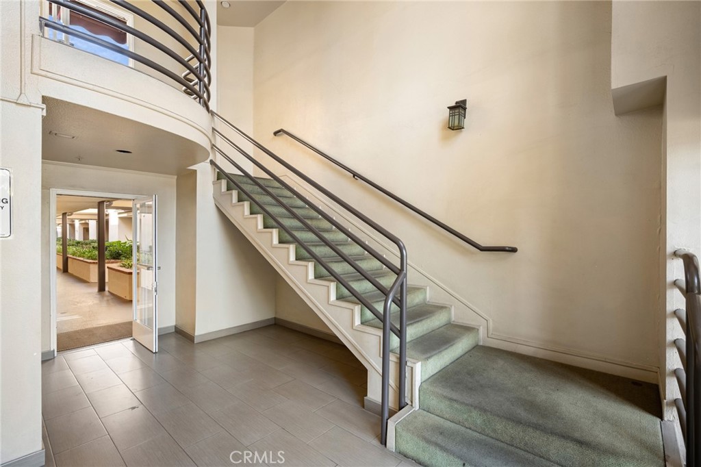 537 N Adams Street 207