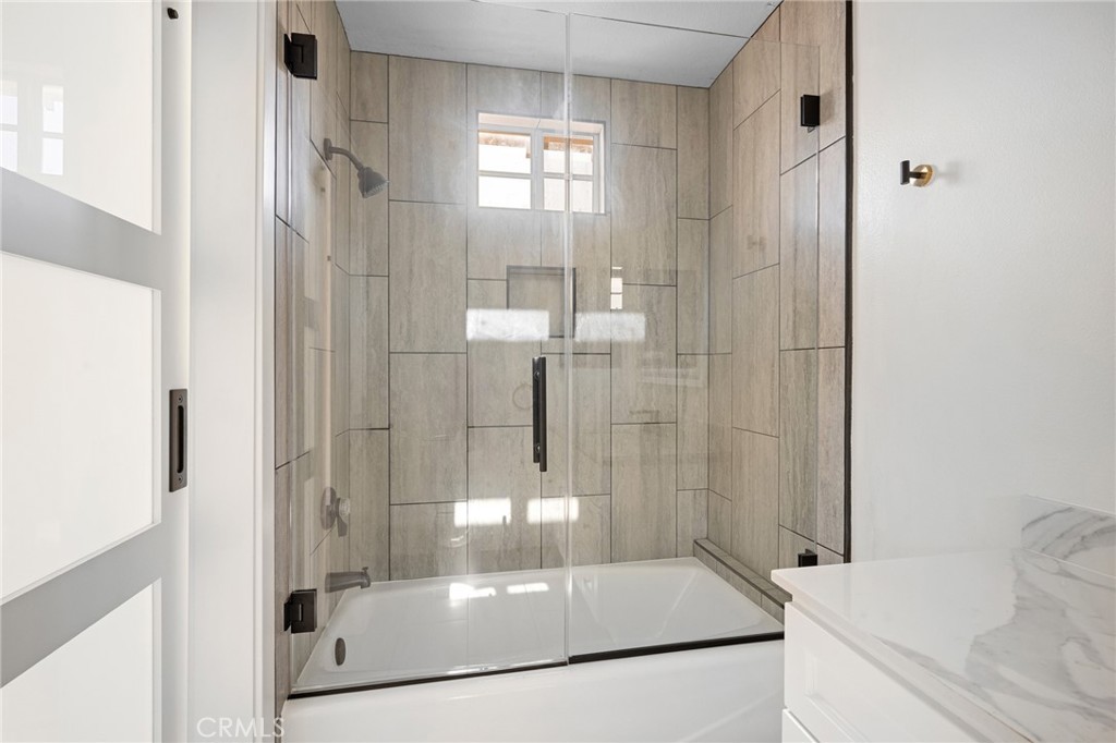 537 N Adams Street 207