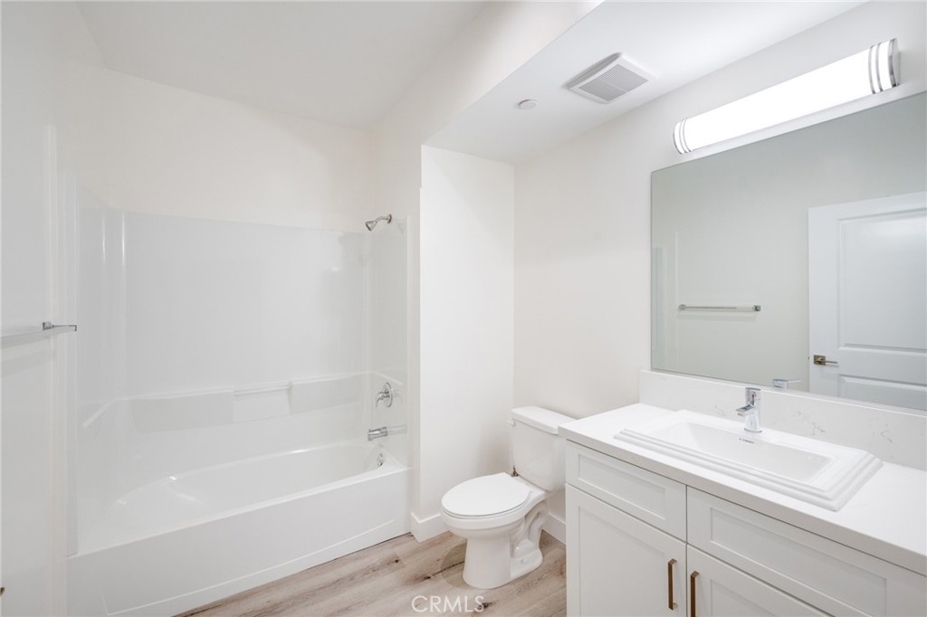 14526 Hartland Street 104