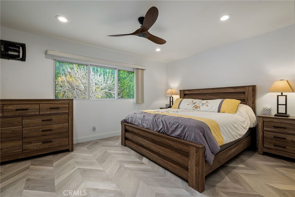 2303 N Magnolia
