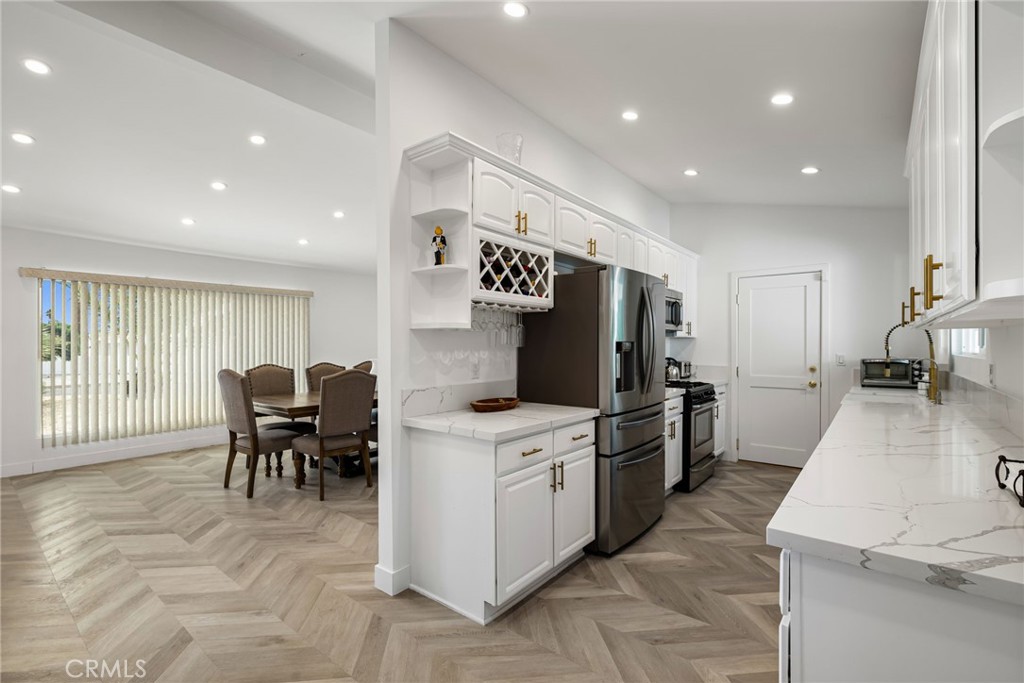 2303 N Magnolia