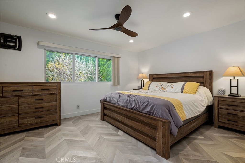 2303 N Magnolia