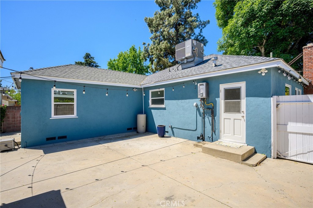 6438 Densmore
