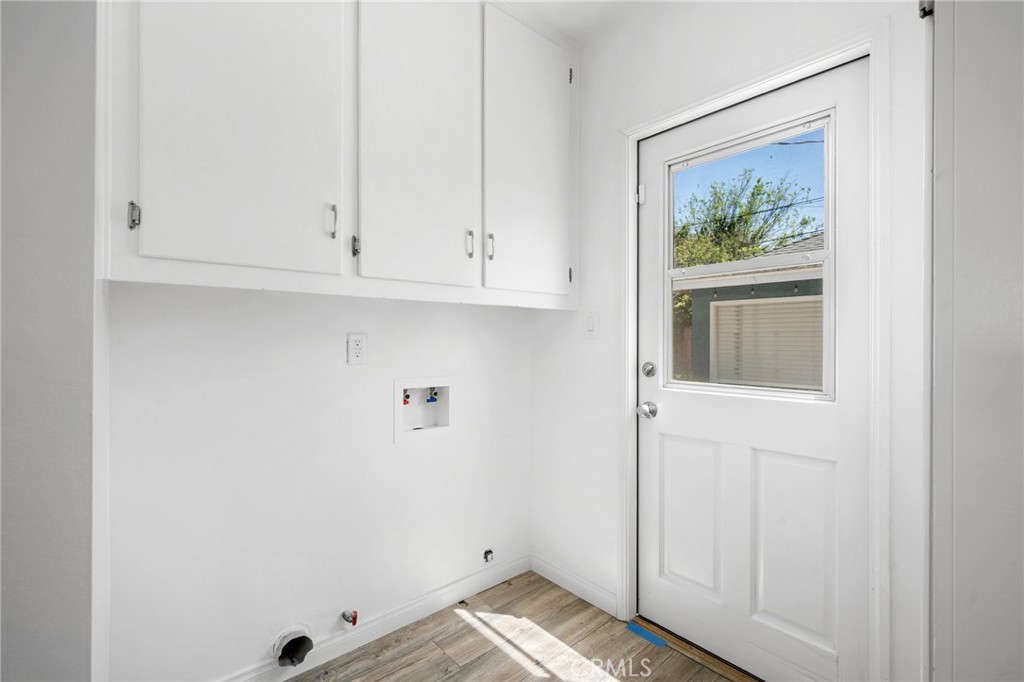 6438 Densmore