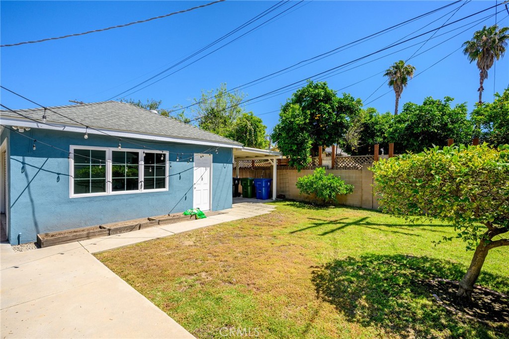 6438 Densmore