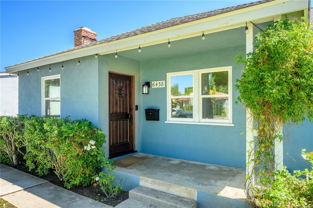 6438 Densmore