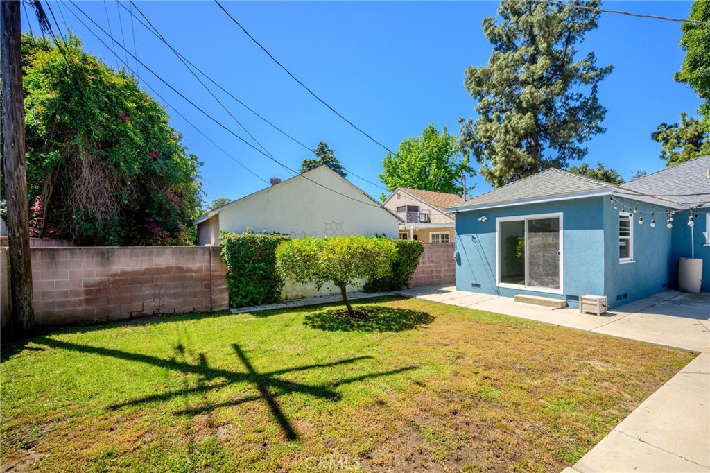 6438 Densmore