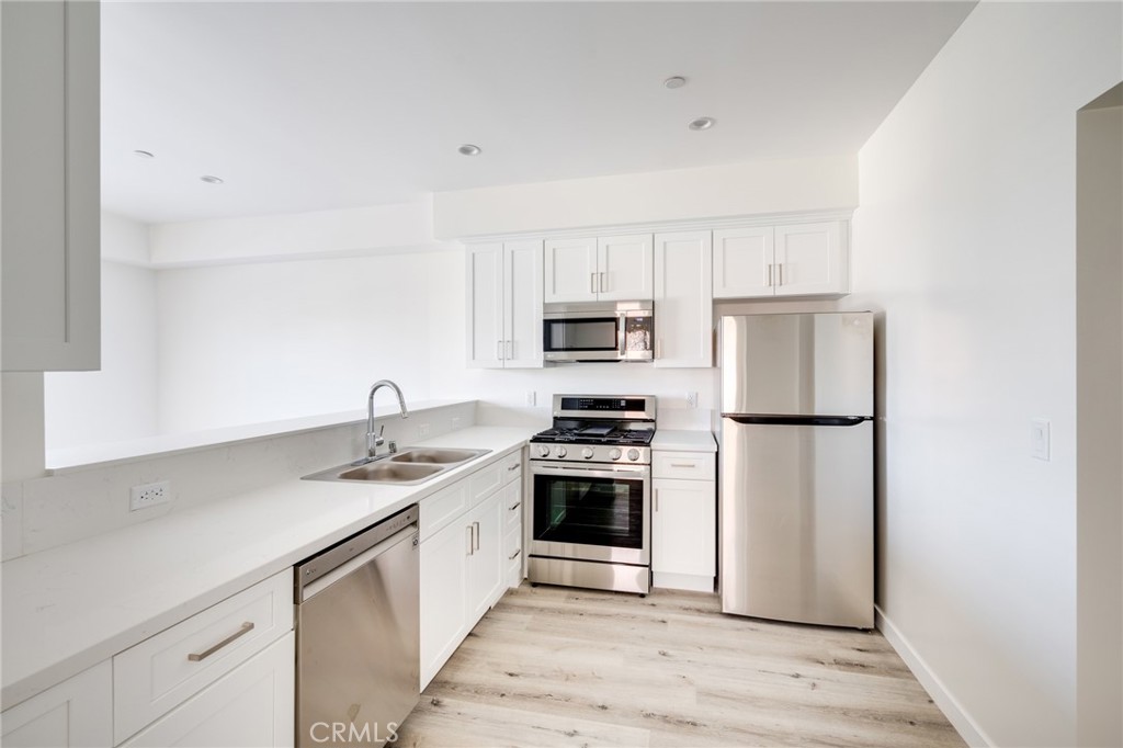 14526 Hartland Street 307