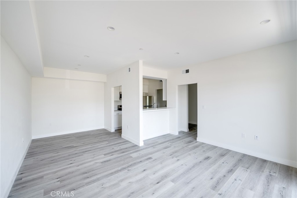 14526 Hartland Street 103