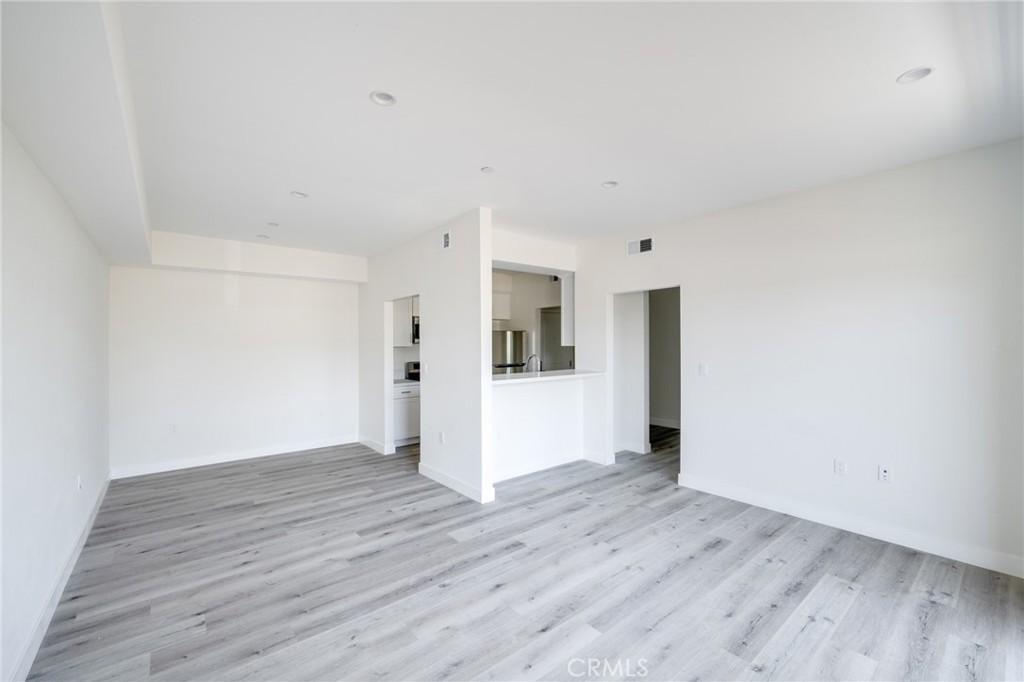 14526 Hartland Street 103