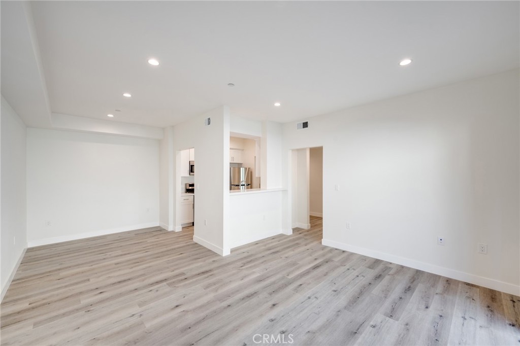 14526 Hartland Street 307
