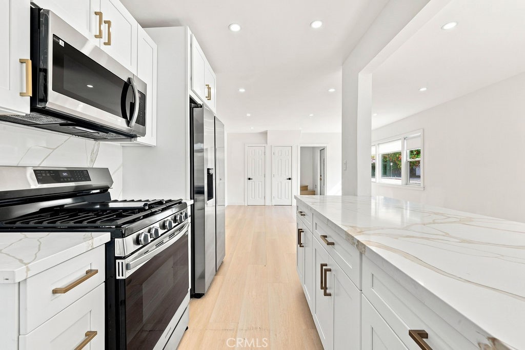 1205 Cole Avenue
