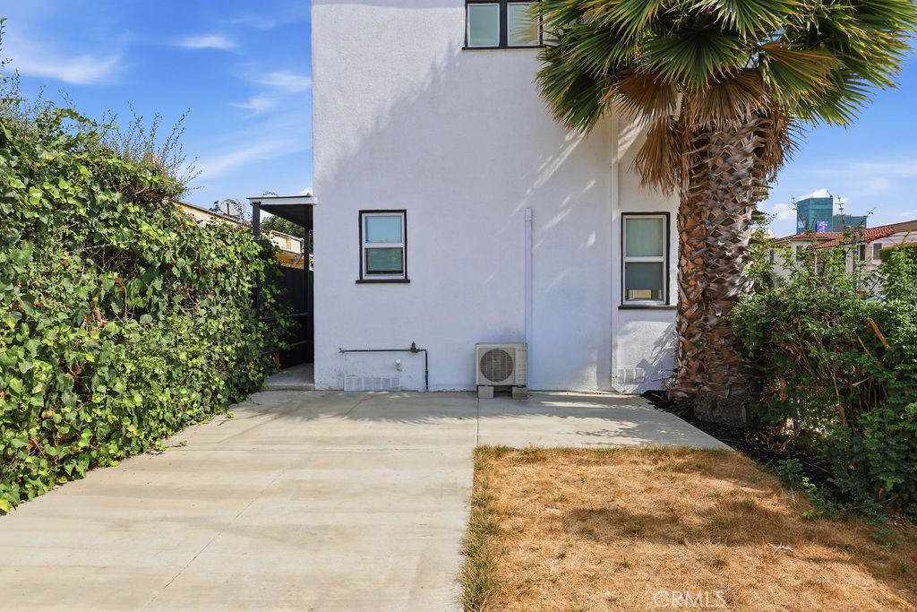 1205 Cole Avenue