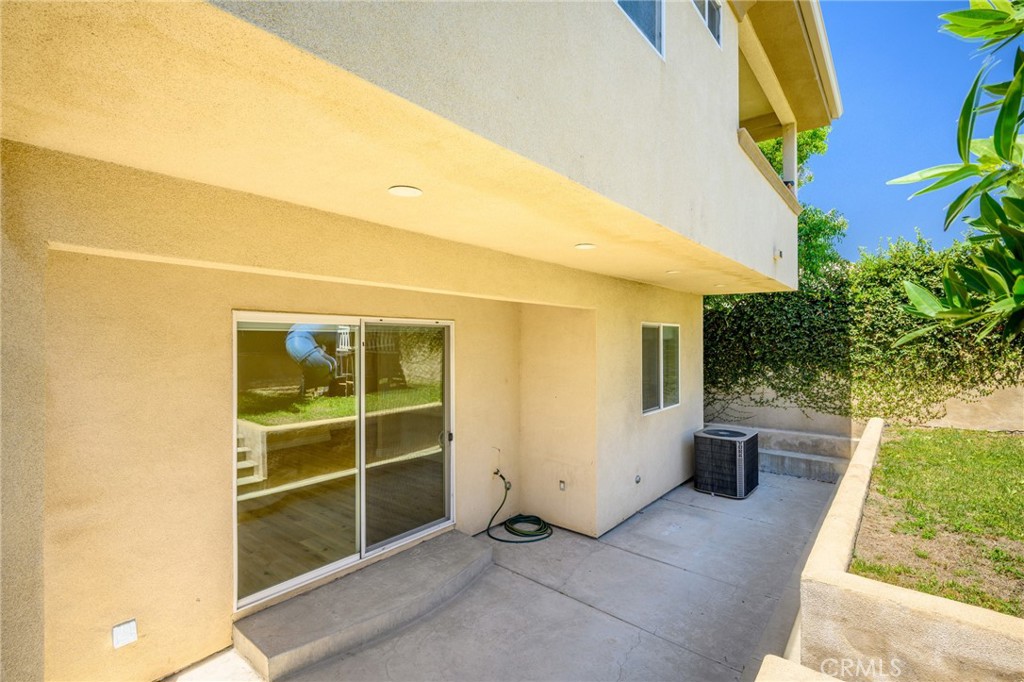 10508 Fernglen Avenue