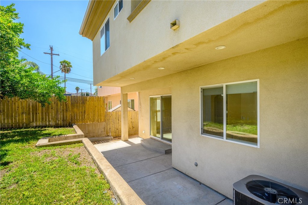 10508 Fernglen Avenue