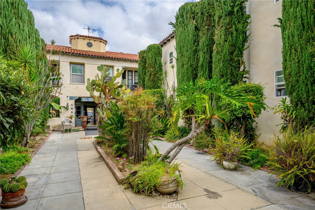 617 E Garfield 209A