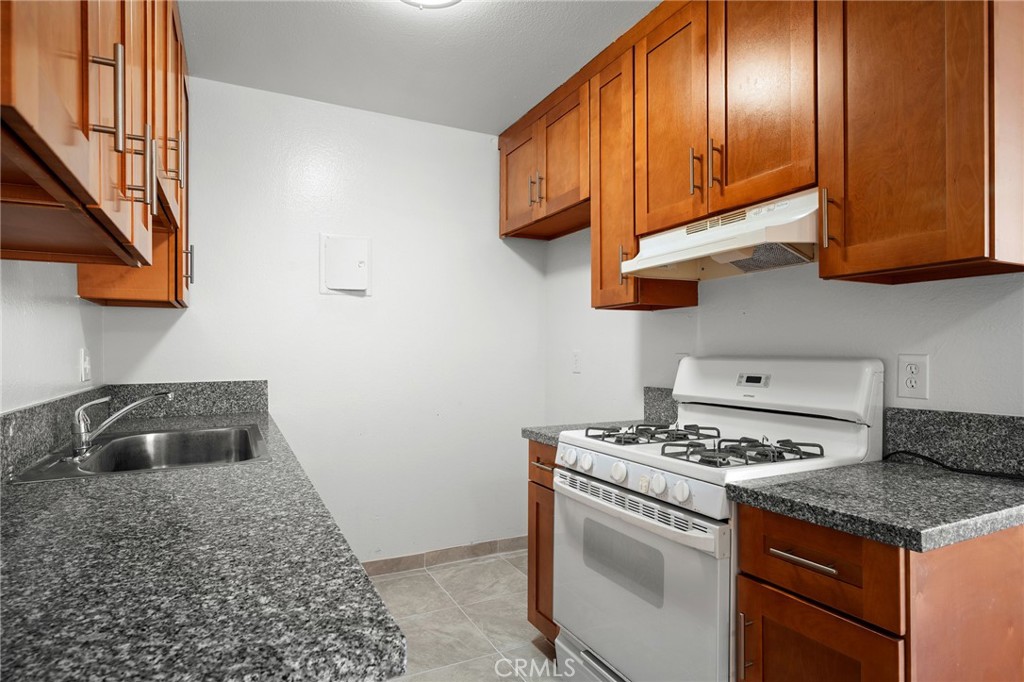 521 E Lomita Avenue 205