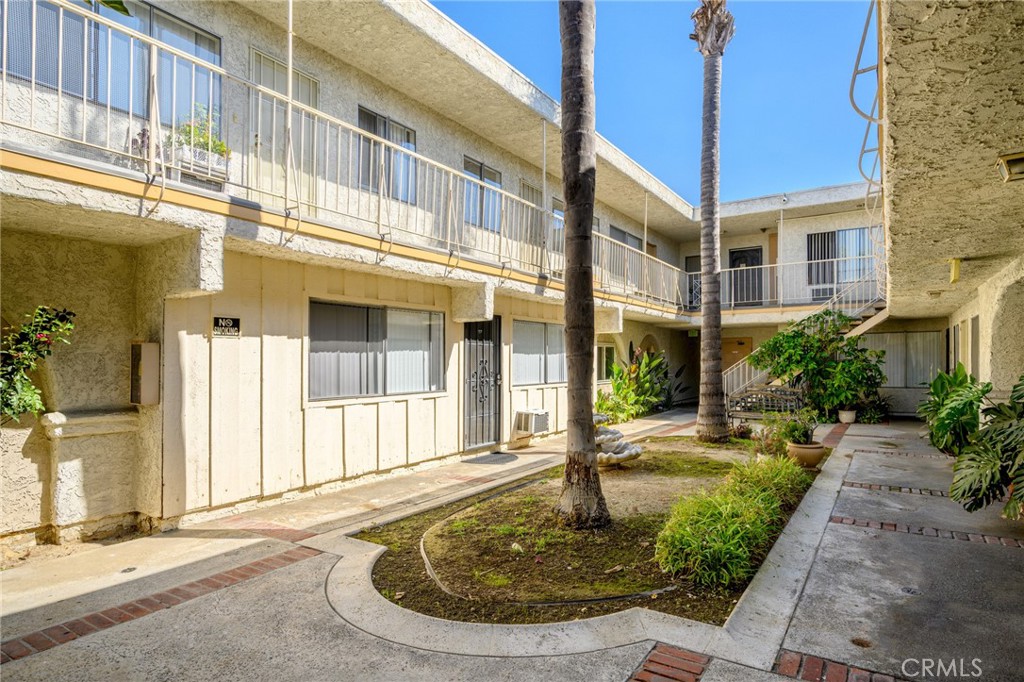 521 E Lomita Avenue 207