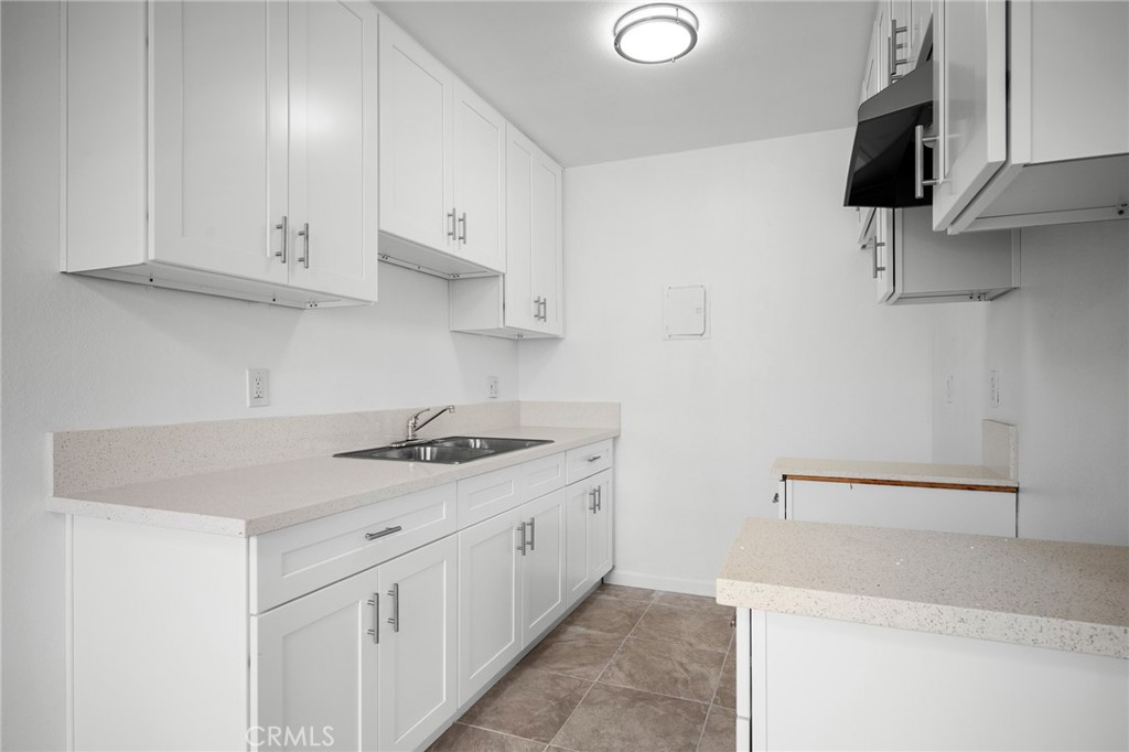521 E Lomita Avenue 207