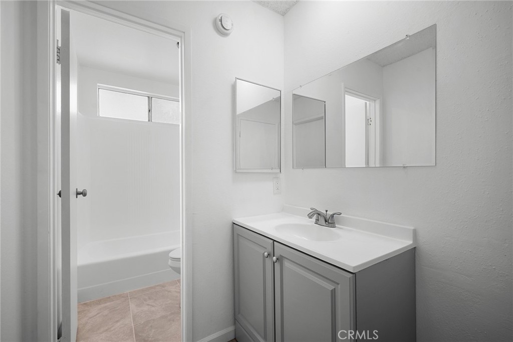 521 E Lomita Avenue 207