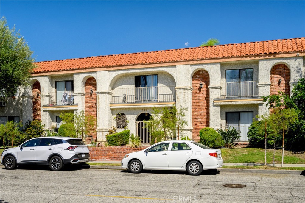 521 E Lomita Avenue 207
